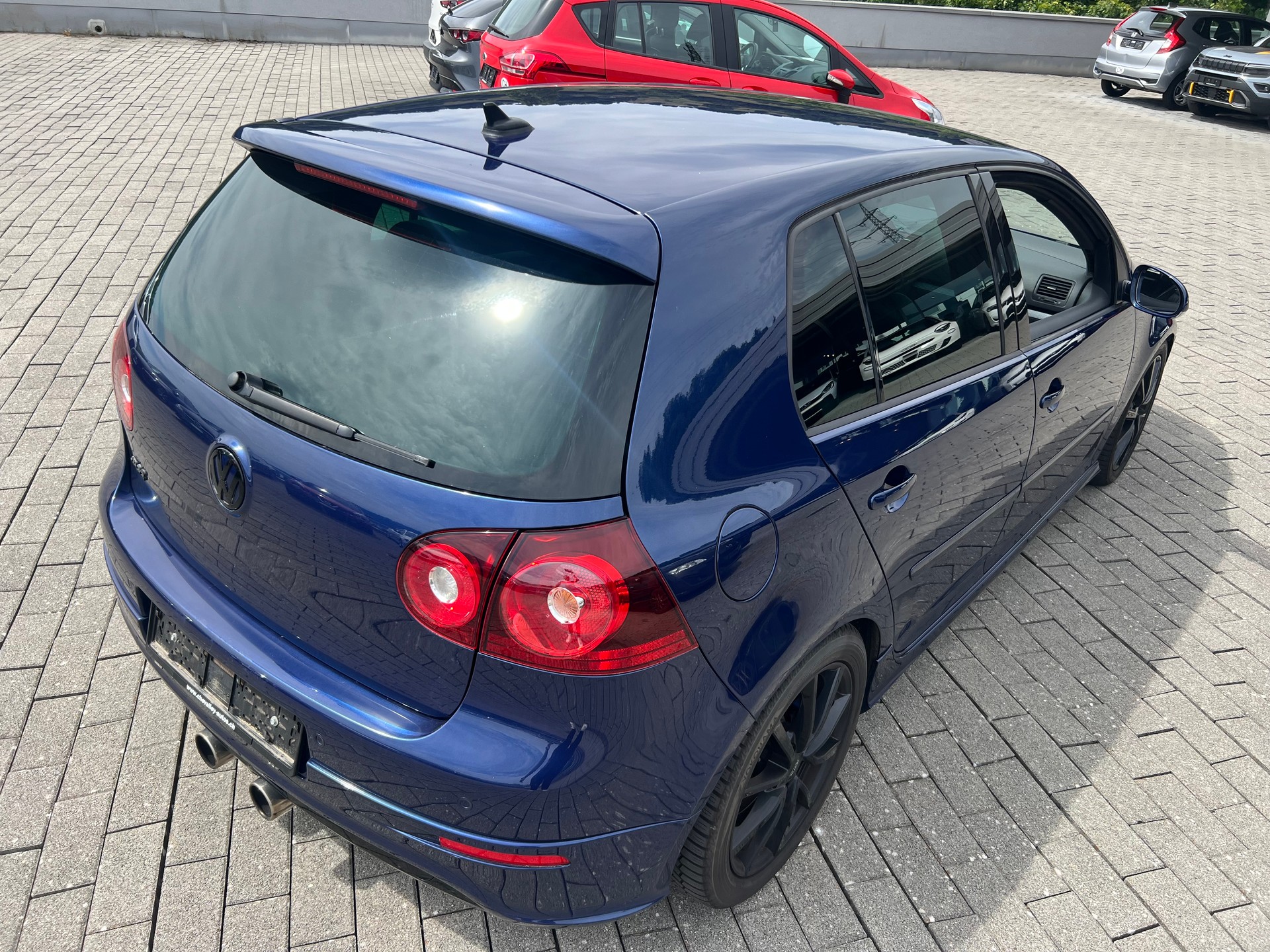VW Golf R32 V6 4Motion DSG-image-13