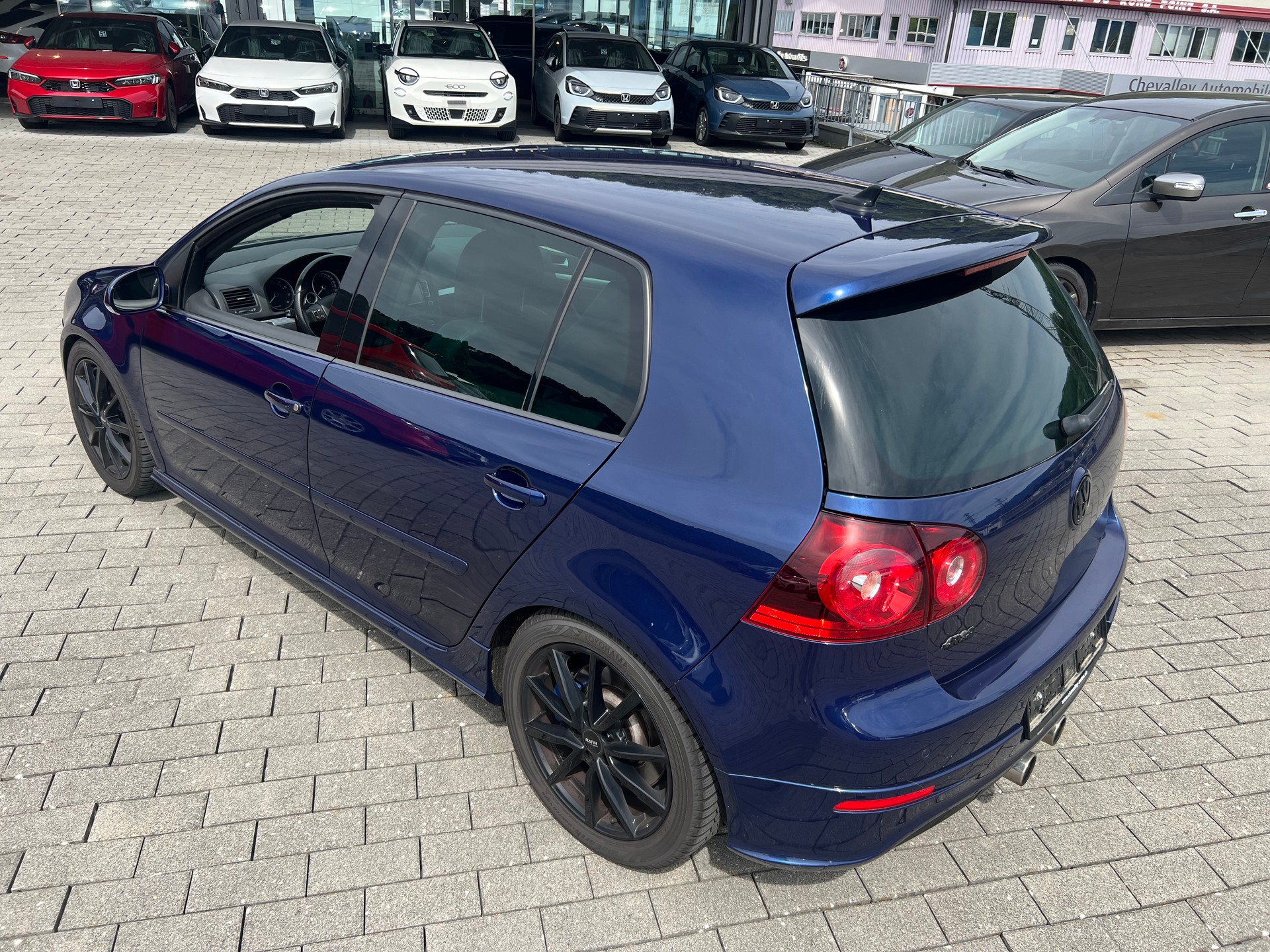 VW Golf R32 V6 4Motion DSG-image-12