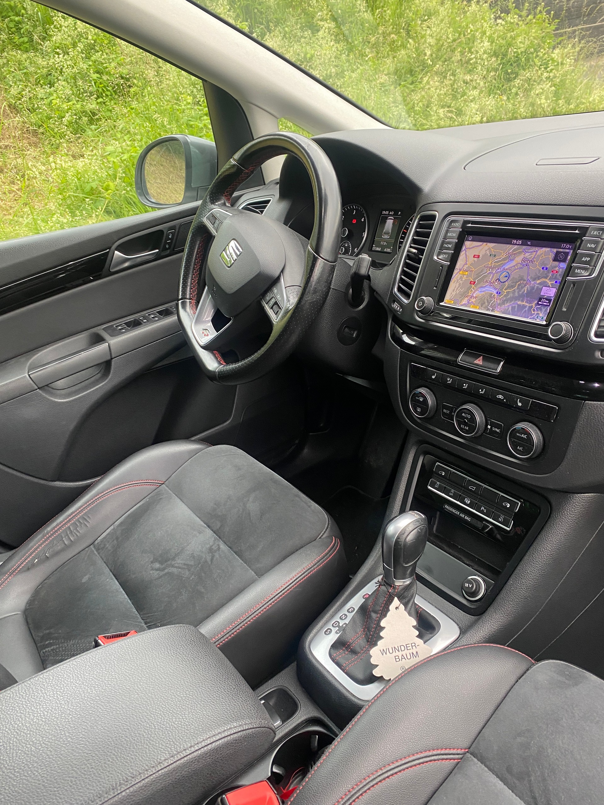 SEAT Alhambra 2.0 TDI 4Drive SWISS FR-image-6