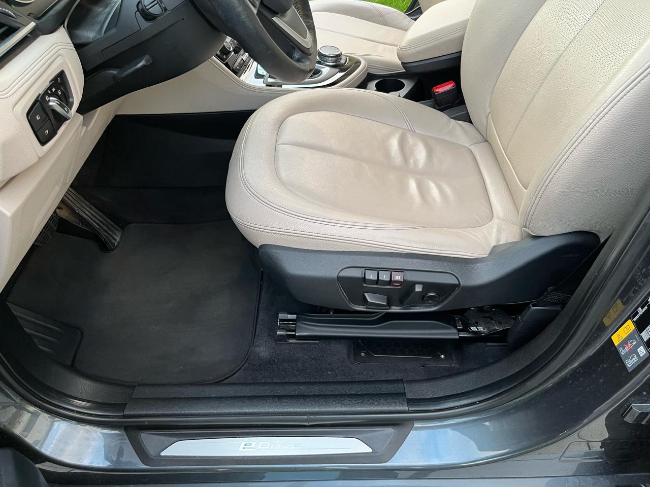 BMW 225xe-image-9