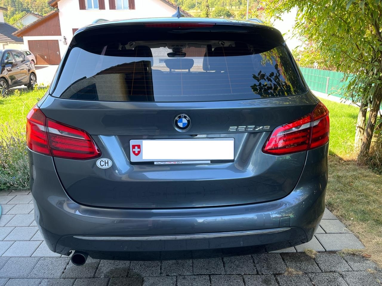 BMW 225xe-image-3