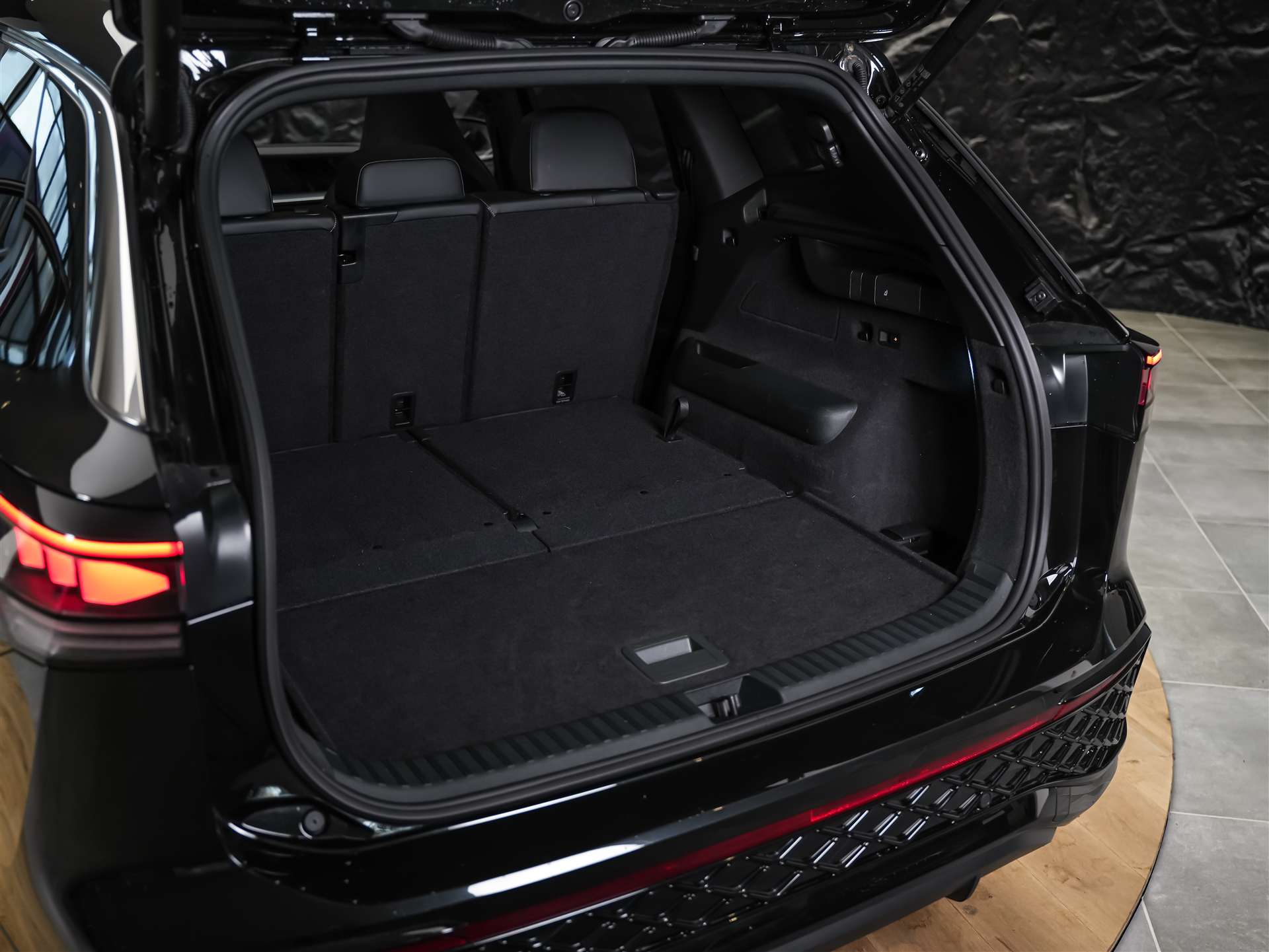 VW Tayron 2.0 TDI SCR R-Line 4Motion DSG *7 Plätzer*Panorama*Massage*-image-54