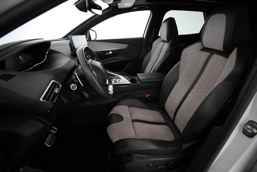 PEUGEOT 3008 1.6 Plug-in Hybrid4 GT Pack-showroom-element-3