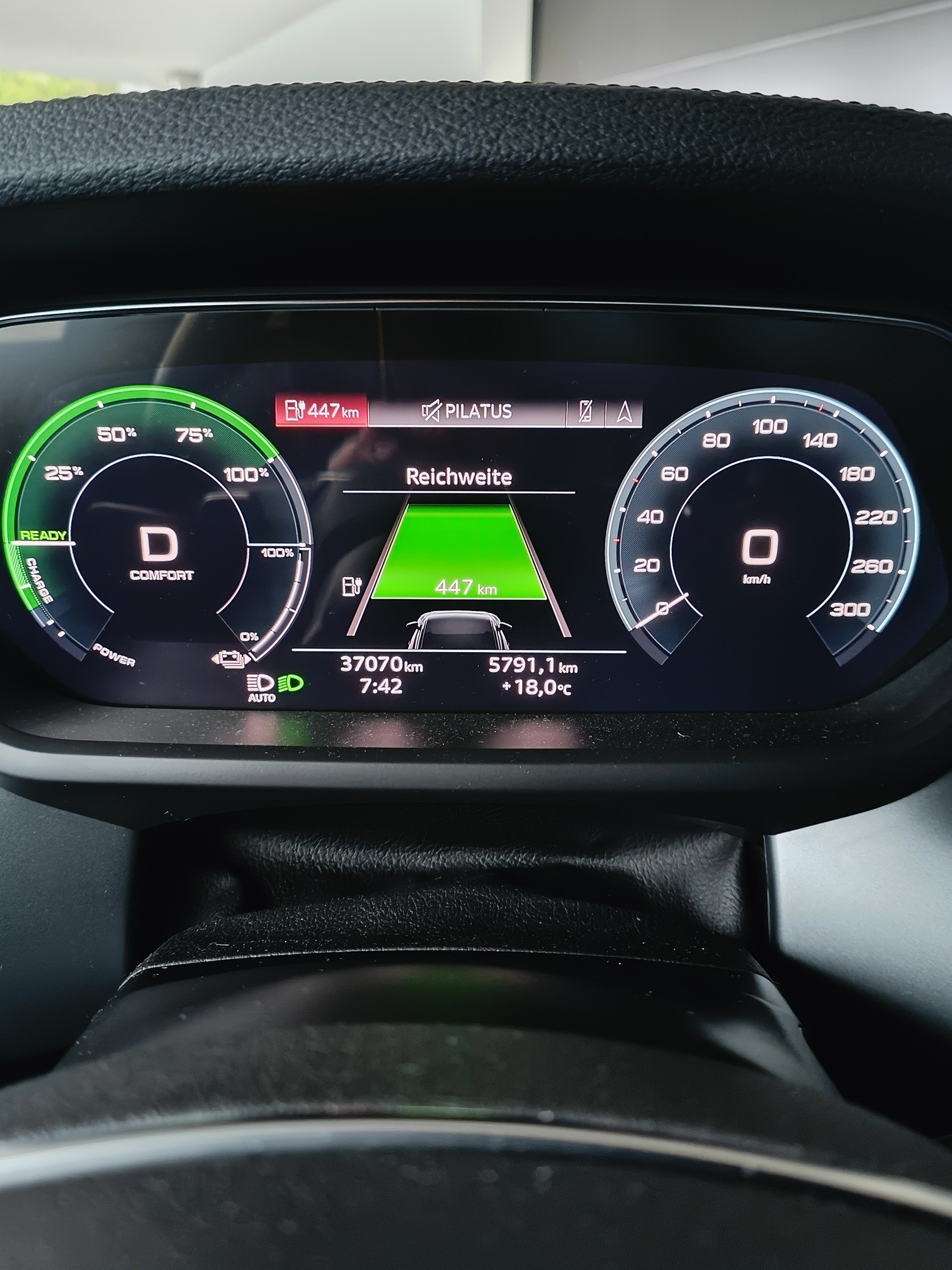 AUDI e-tron GT quattro-image-24