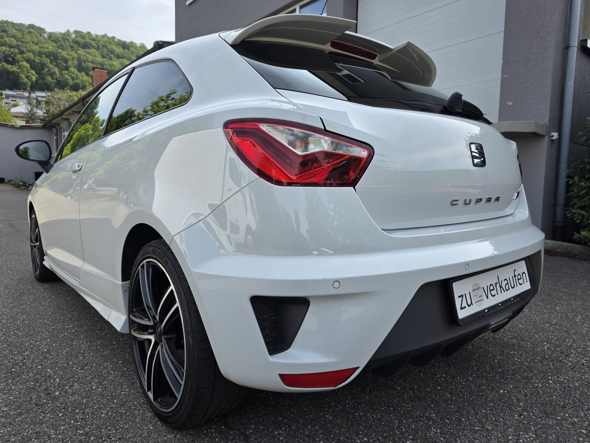 SEAT Ibiza SC 1.8 TSI Cupra-image-3