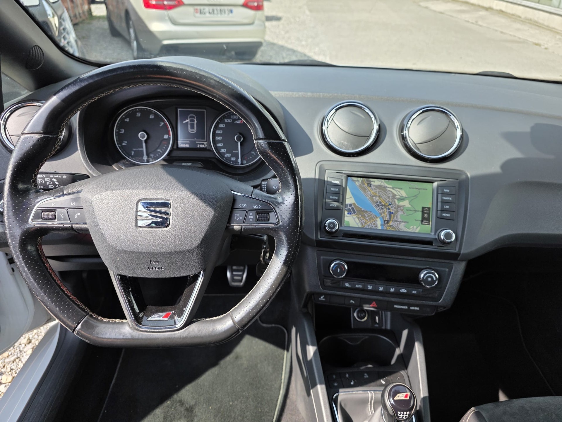 SEAT Ibiza SC 1.8 TSI Cupra-image-11