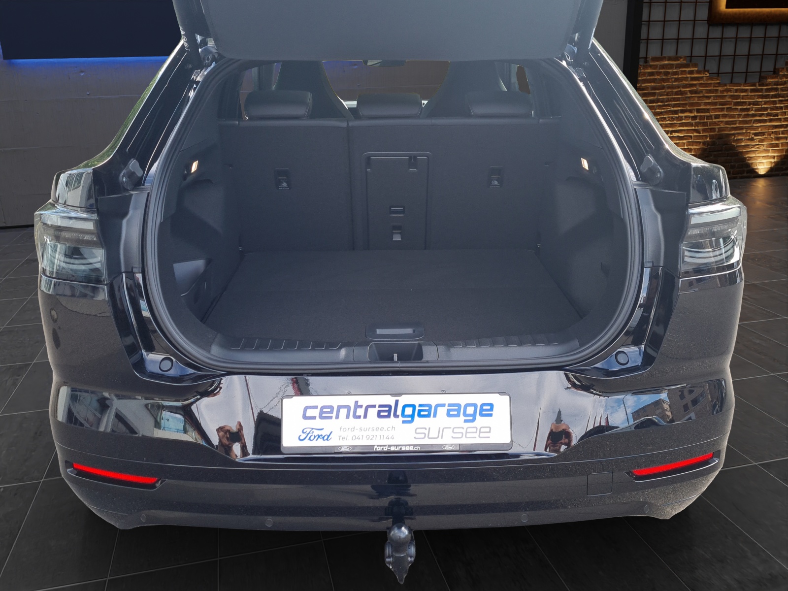 FORD Capri Extended Range (79 kWh) Premium AWD 4x4 AUTOMAT-image-12