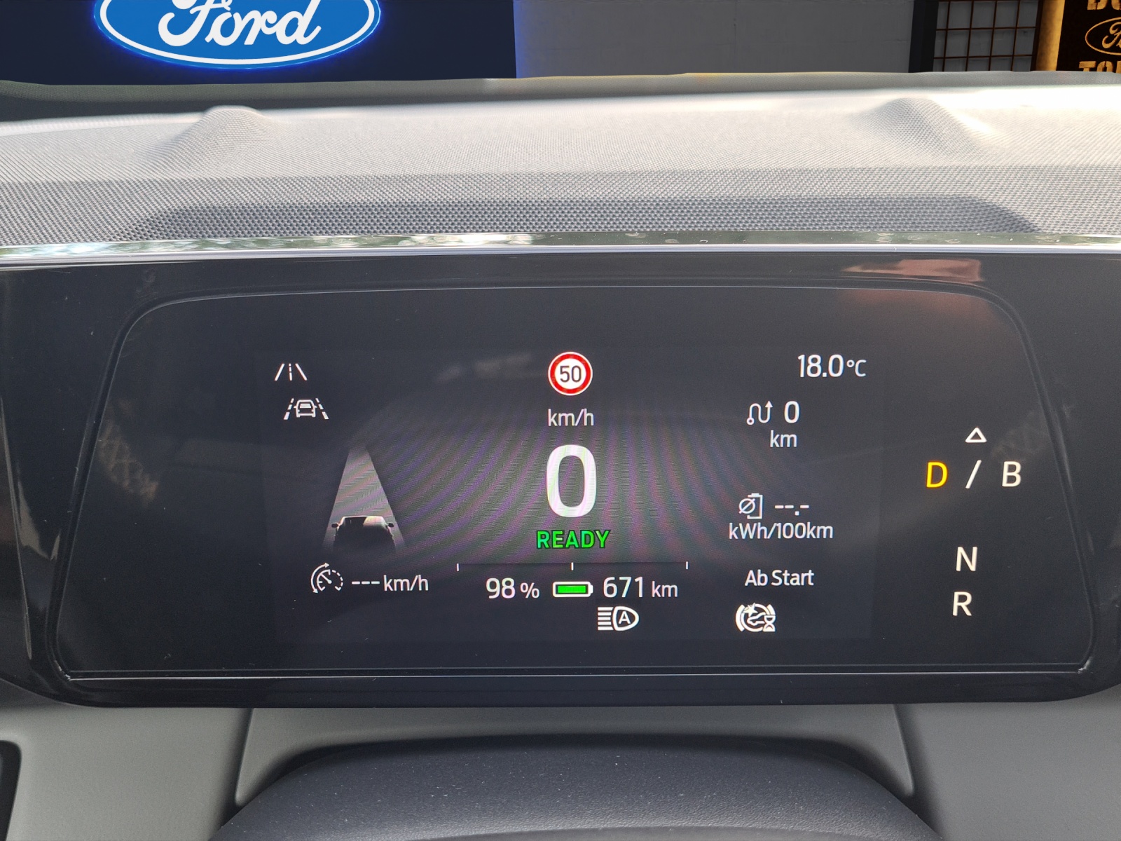 FORD Capri Extended Range (79 kWh) Premium AWD 4x4 AUTOMAT-image-9