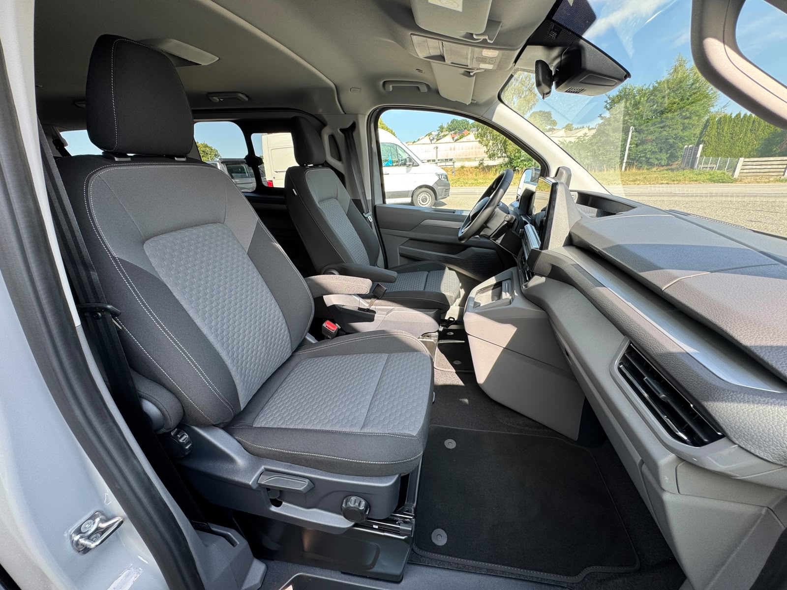 VW Caravelle 2.0 TDI Edition 170 PS Automat 8-Gang 4 Motion - 4x4-image-12