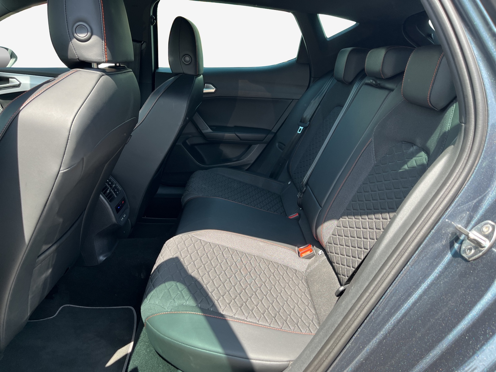 SEAT Leon 1.5 eHybrid pHEV DSG FR-image-11