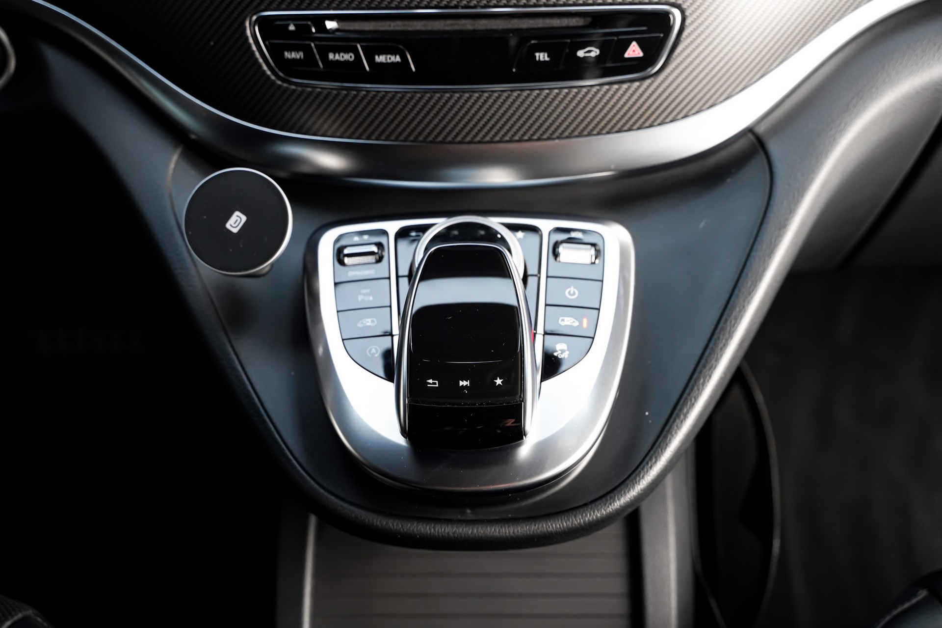 MERCEDES-BENZ V 250 d Swiss Edition lang AMG Line 4Matic 7G-Tronic-image-27