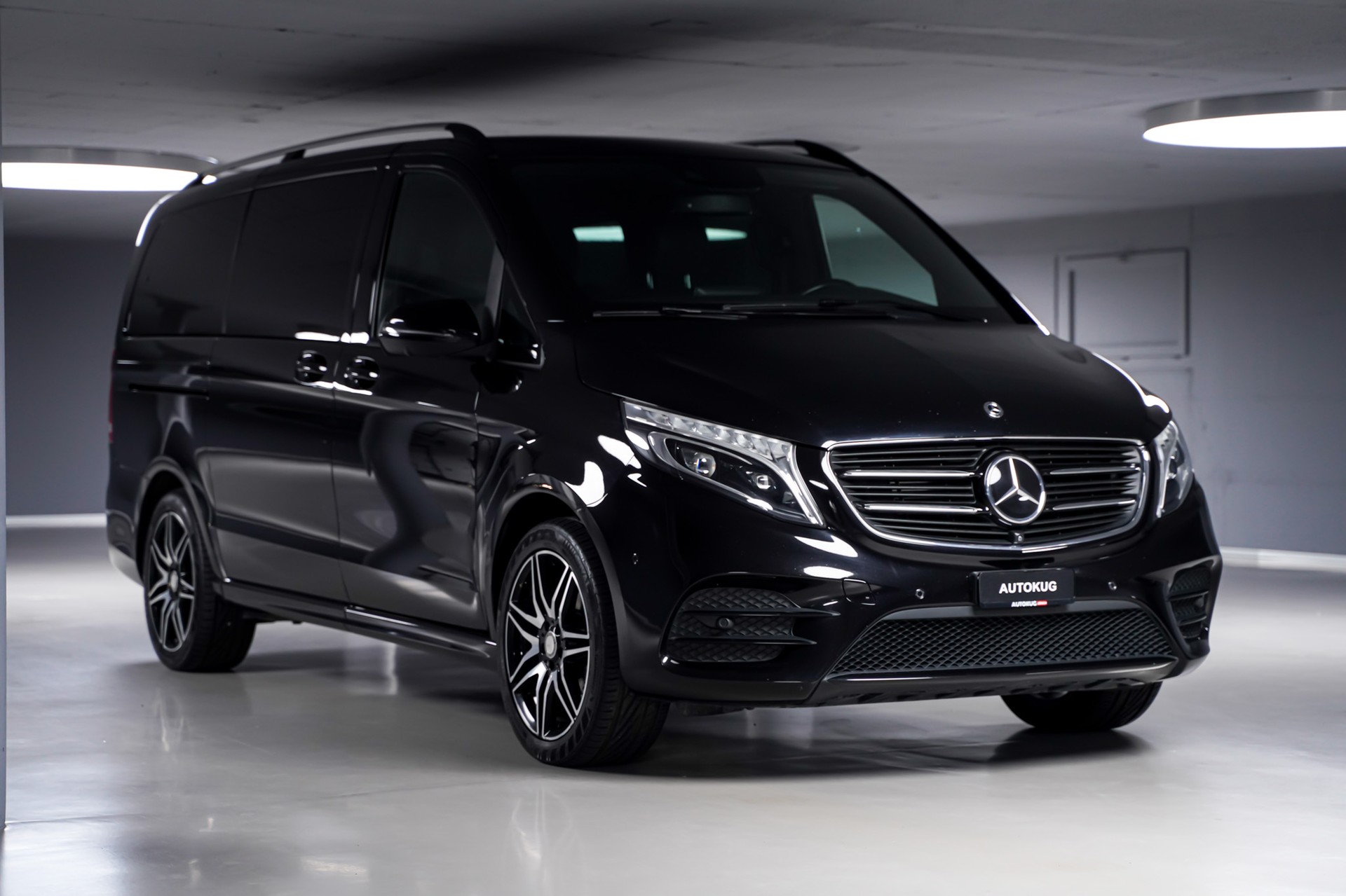 MERCEDES-BENZ V 250 d Swiss Edition lang AMG Line 4Matic 7G-Tronic-showroom-element-2