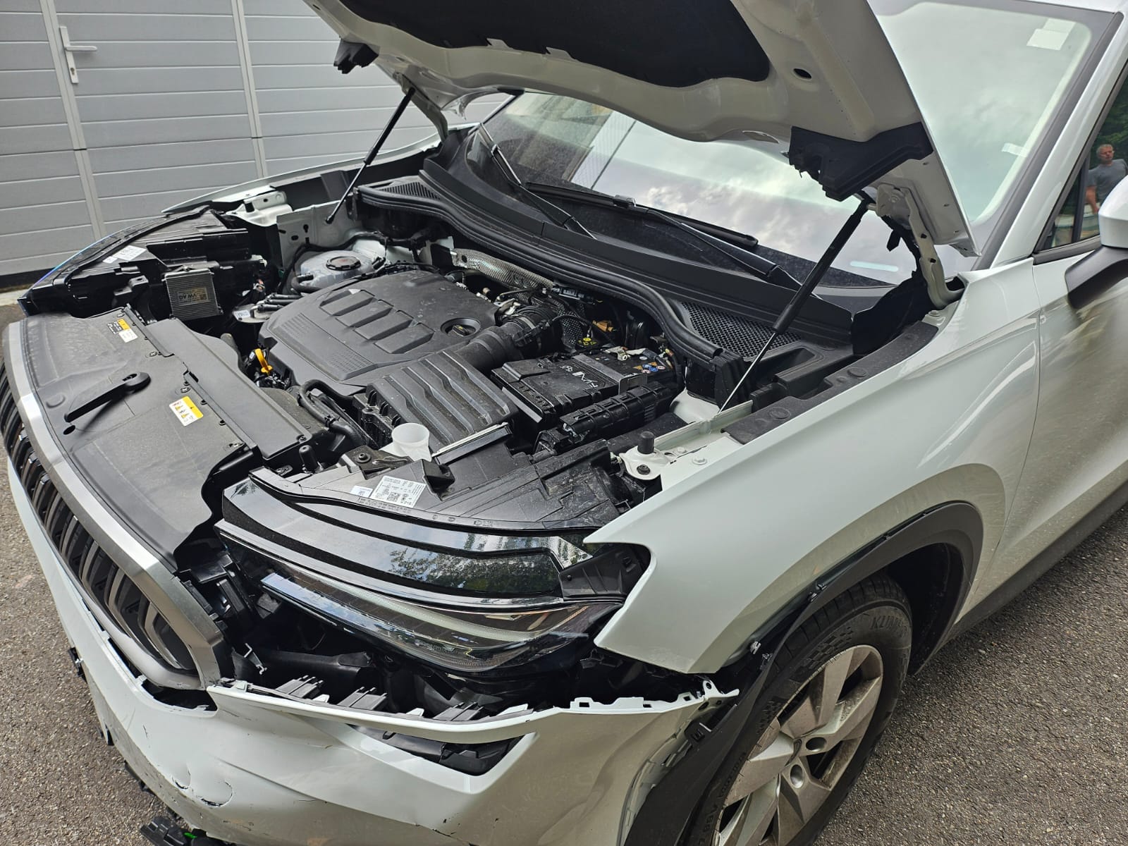 SKODA Kodiaq 2.0 TDI 7 SITZE 7 PLACES Selection 4x4 BESCHADIG ENDOMMAGE-image-13