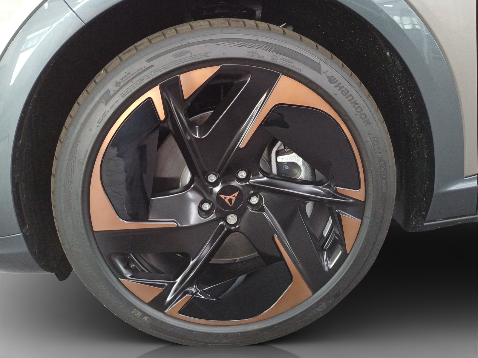 CUPRA Tavascan Type 9 77 kWh Adrenaline-image-14