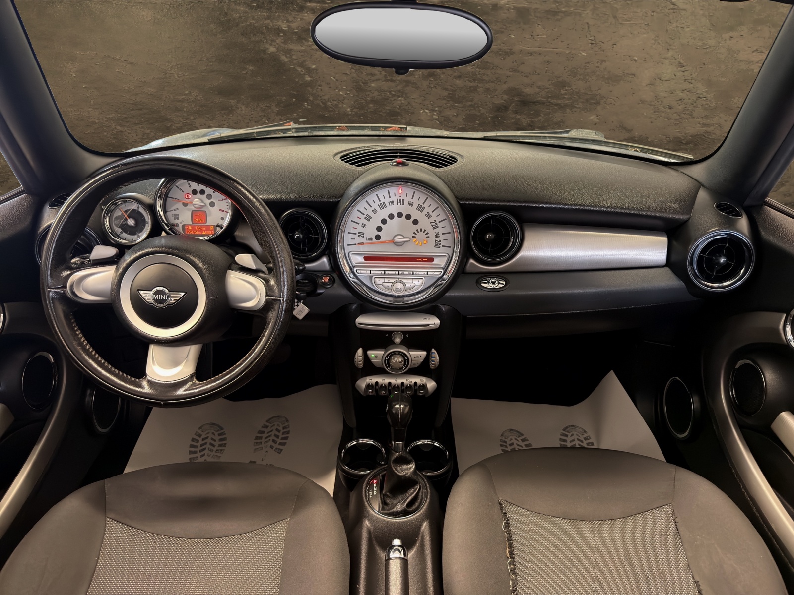 MINI Cooper Cabriolet Steptronic-image-6