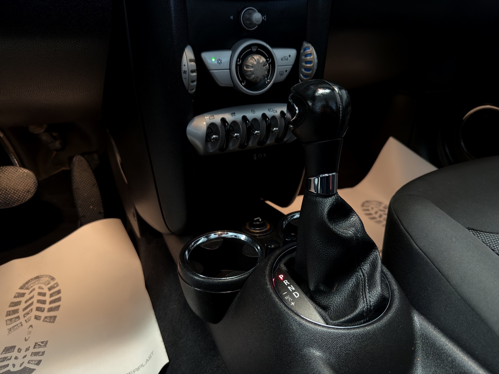 MINI Cooper Cabriolet Steptronic-image-10