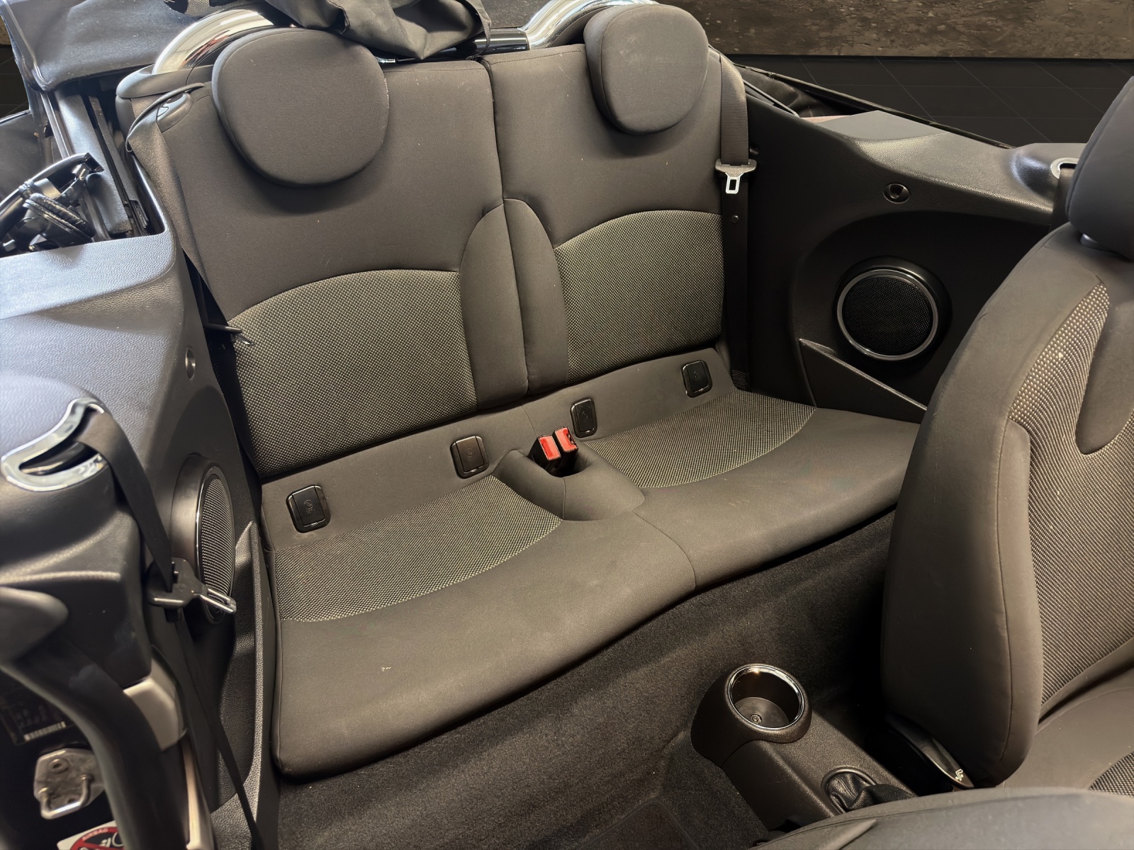 MINI Cooper Cabriolet Steptronic-image-12