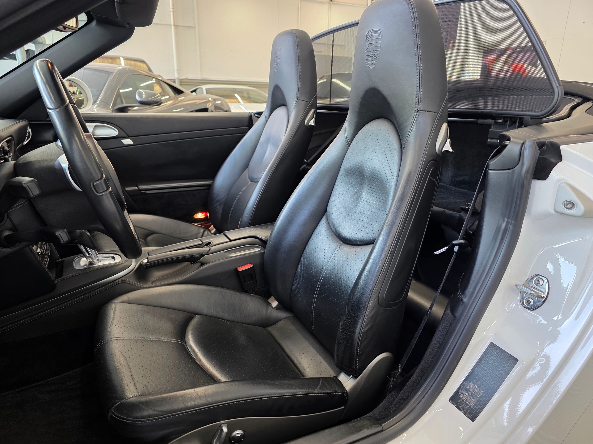 PORSCHE 911 Cabrio Carrera 4S PDK-image-11