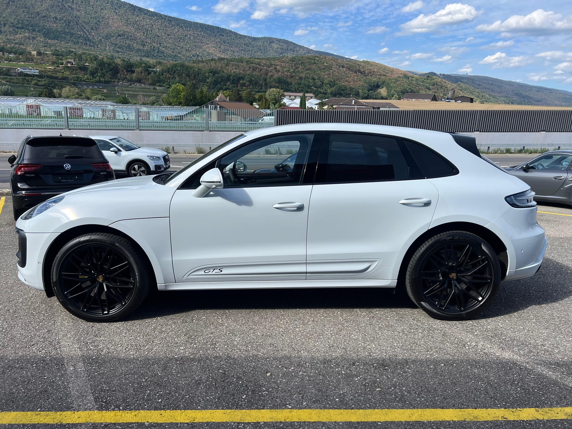 PORSCHE Macan GTS PDK-showroom-element-1