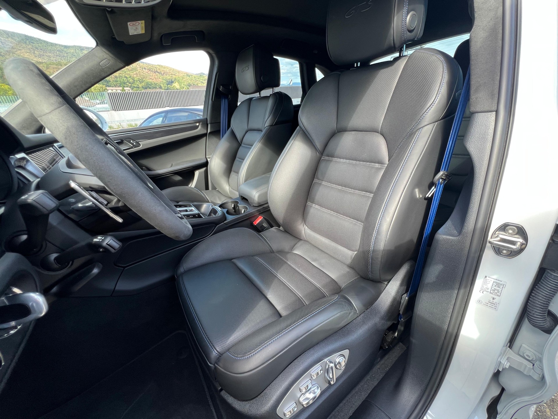 PORSCHE Macan GTS PDK-image-11