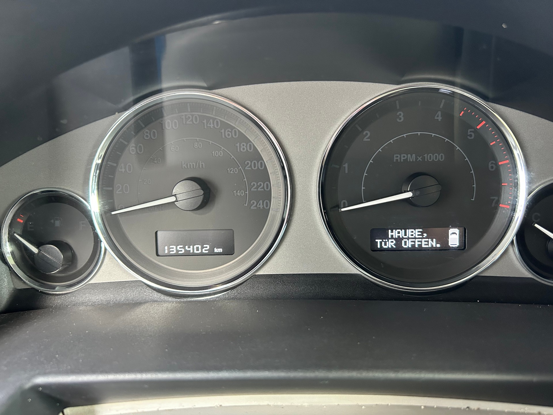 JEEP Commander 3.0 CRD Overland Automatic-image-14