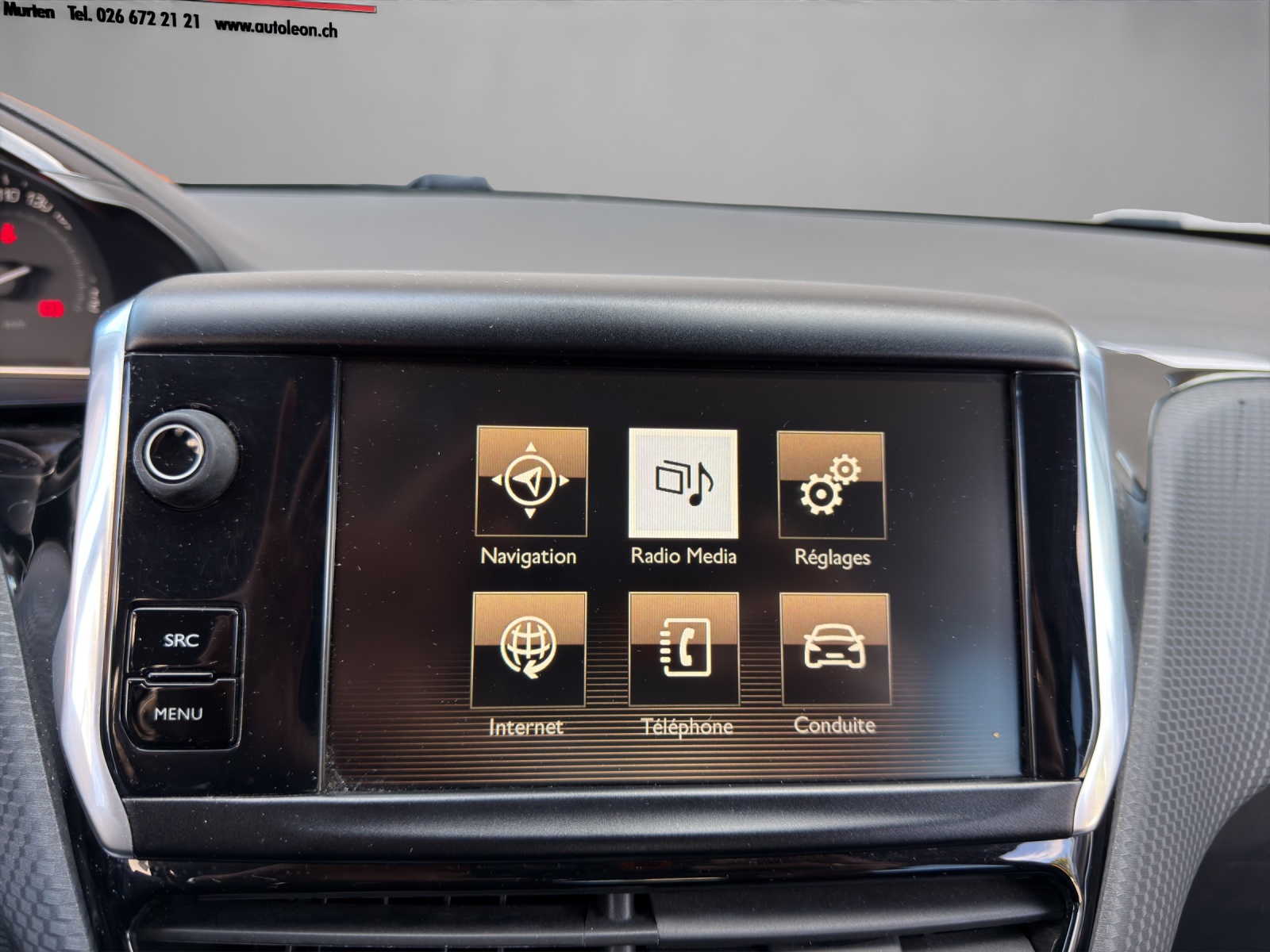 PEUGEOT 2008 1.6 BlueHDi Allure-image-14