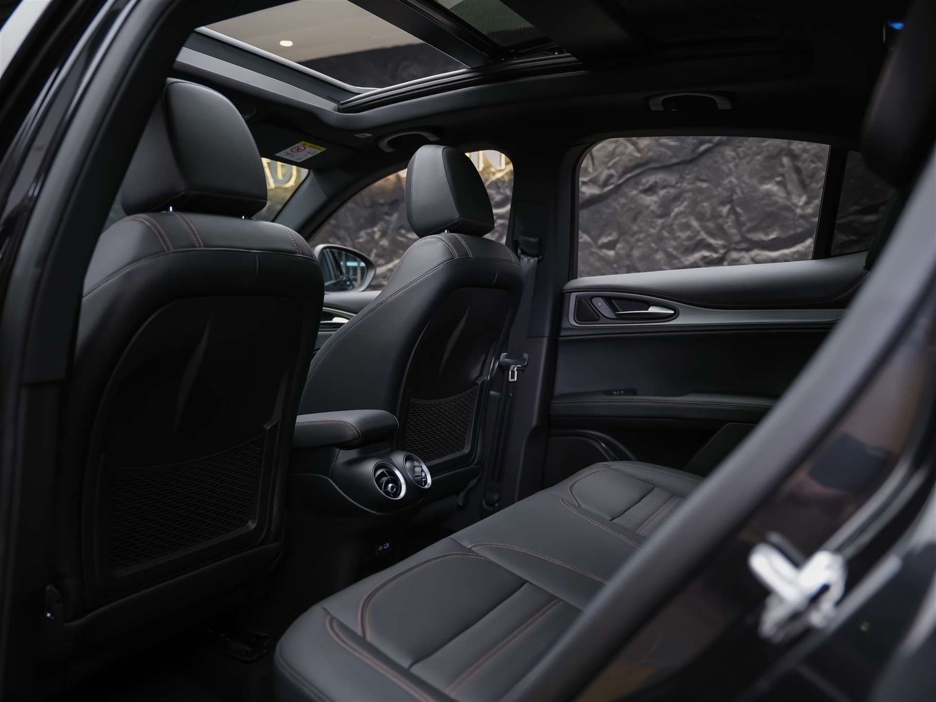 ALFA ROMEO Stelvio 2.0 Intensa Q4 AT8 *SOFORT Verfügbar*Werksgarantie*Panorama*Harman/Kardon*-image-13