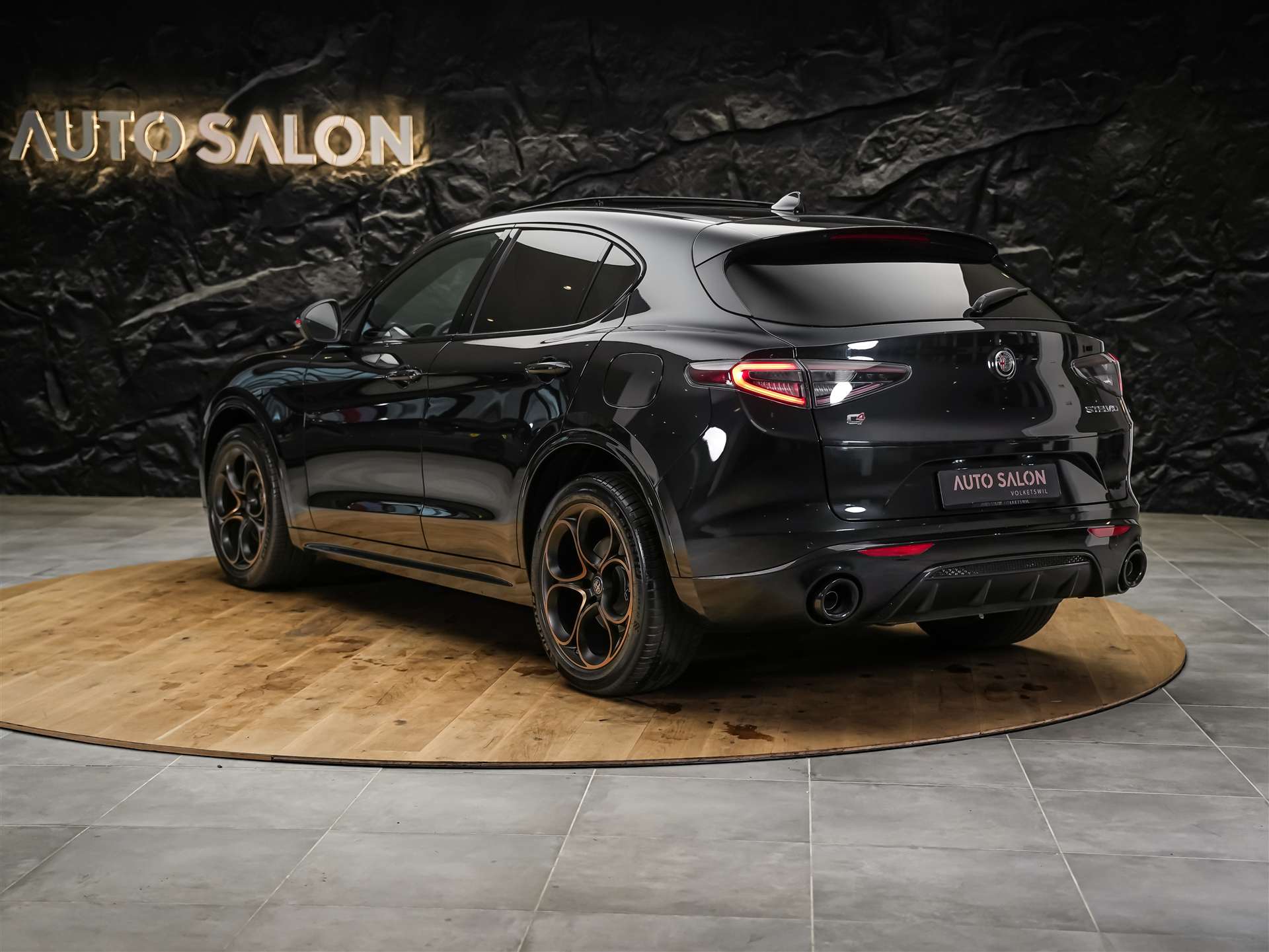 ALFA ROMEO Stelvio 2.0 Intensa Q4 AT8 *SOFORT Verfügbar*Werksgarantie*Panorama*Harman/Kardon*-showroom-element-3