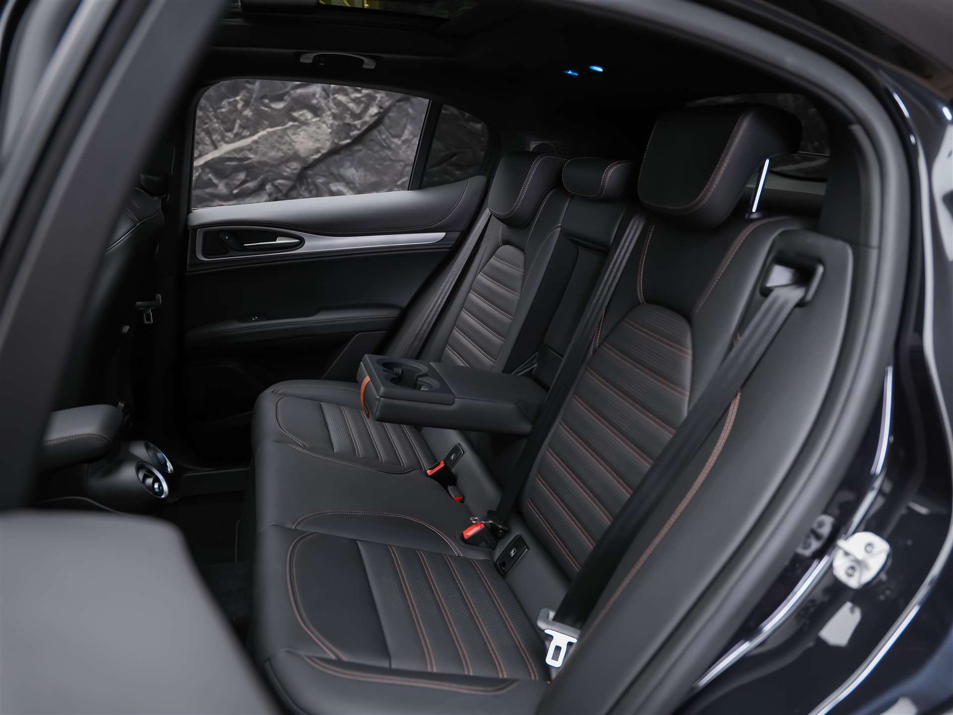 ALFA ROMEO Stelvio 2.0 Intensa Q4 AT8 *SOFORT Verfügbar*Werksgarantie*Panorama*Harman/Kardon*-image-16