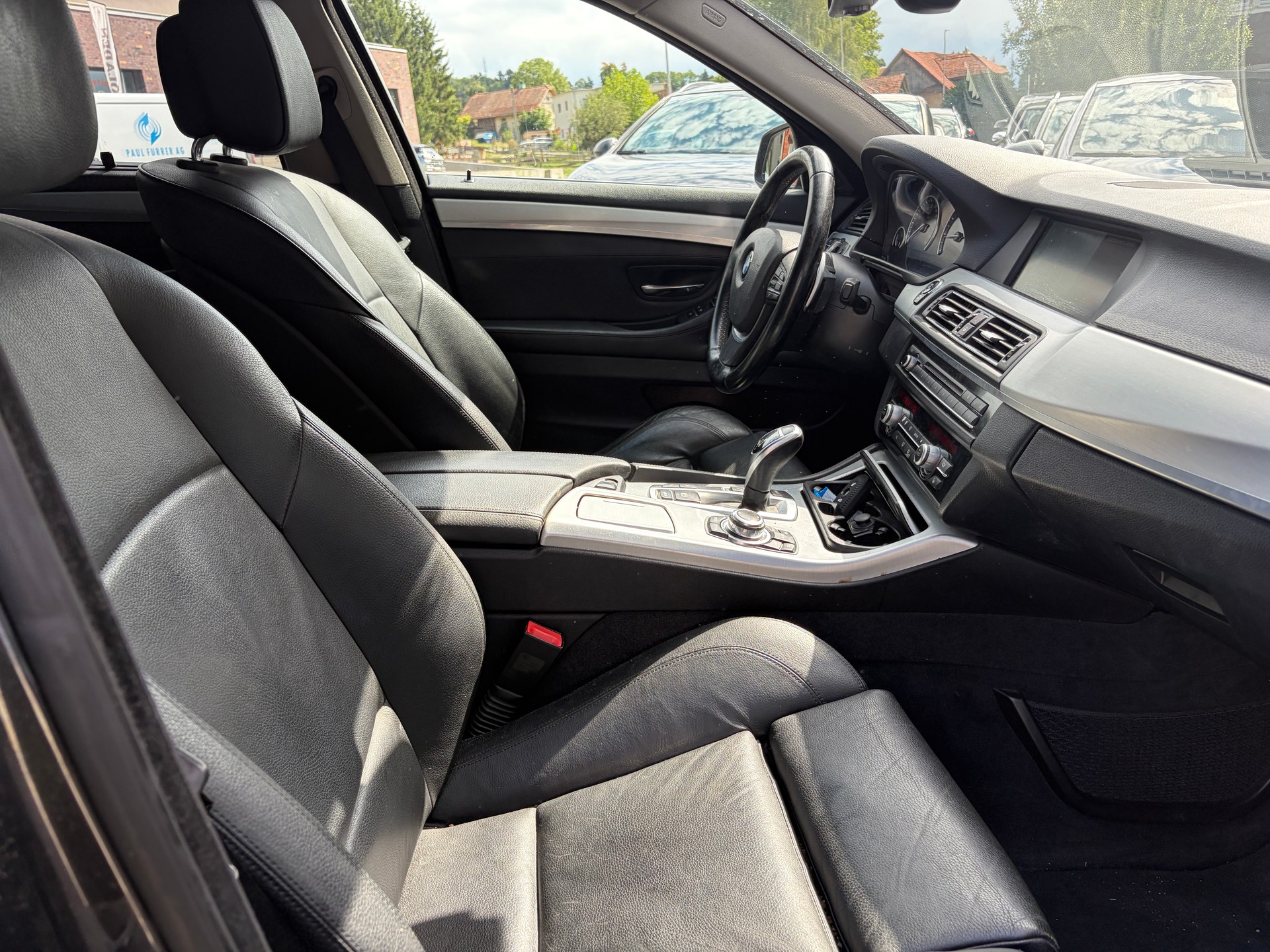 BMW 528i xDrive Touring Steptronic-image-9