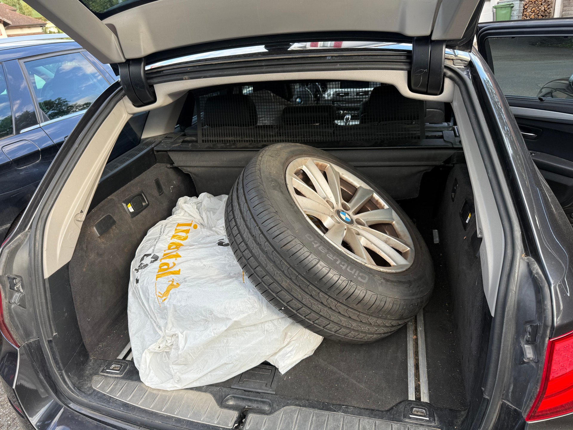 BMW 528i xDrive Touring Steptronic-image-16