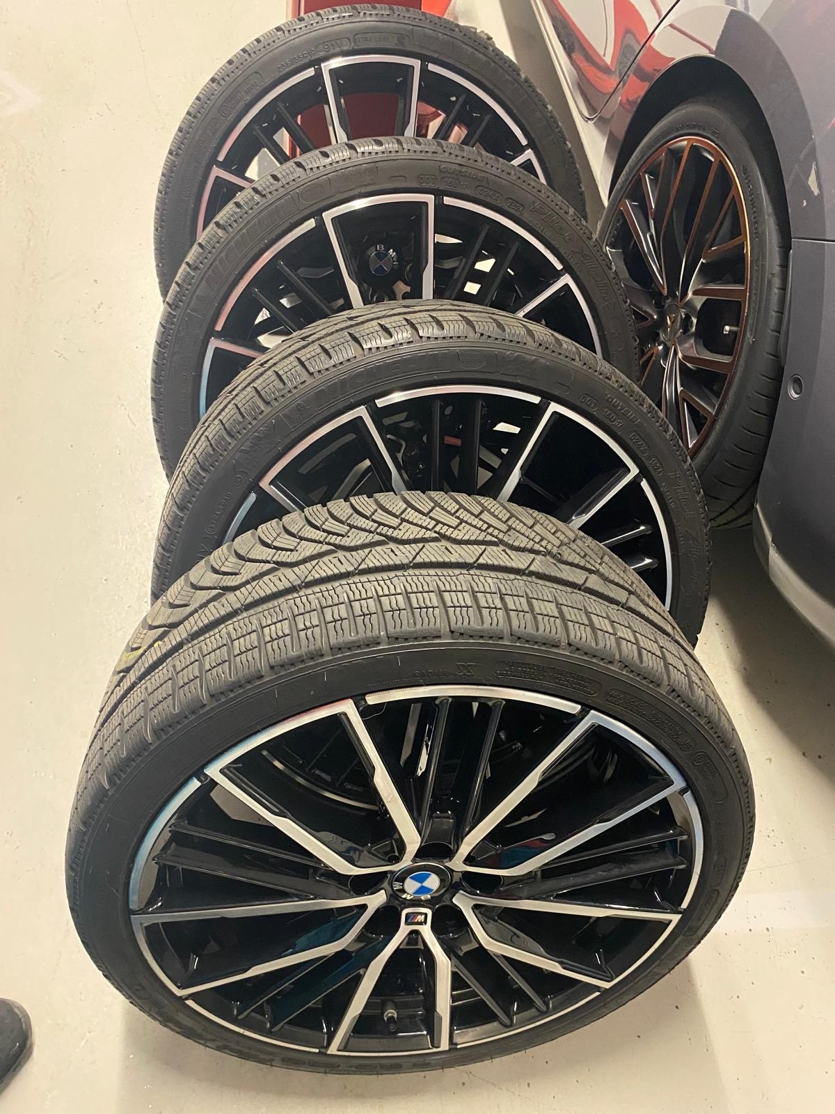 BMW M135i xDrive Steptronic Black Edition-image-15