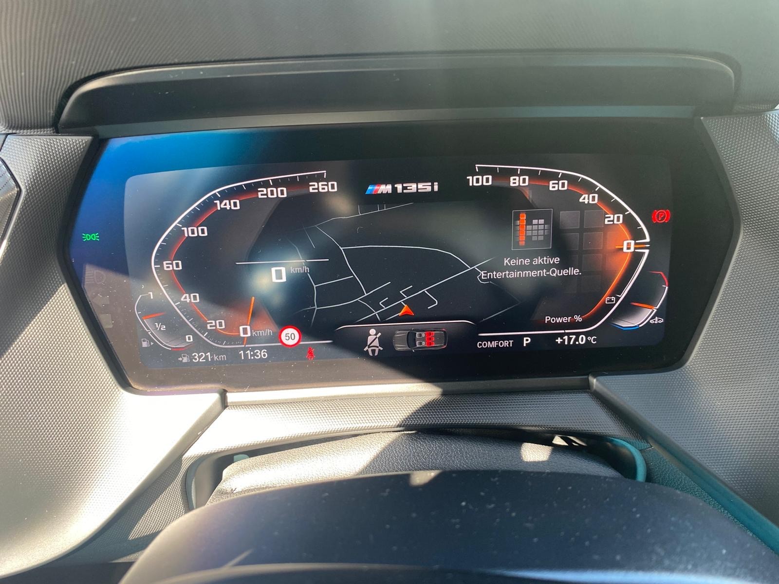 BMW M135i xDrive Steptronic Black Edition-image-11