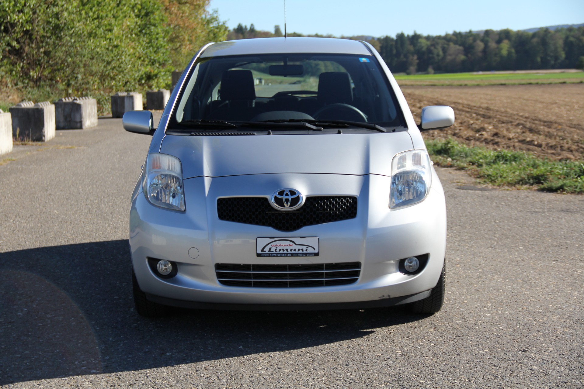 TOYOTA Yaris 1.3 Linea Luna-showroom-element-2