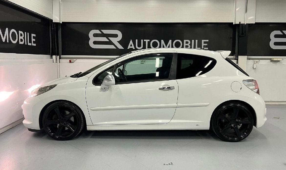 PEUGEOT 207 1.6 16V Turbo GTi-image-6