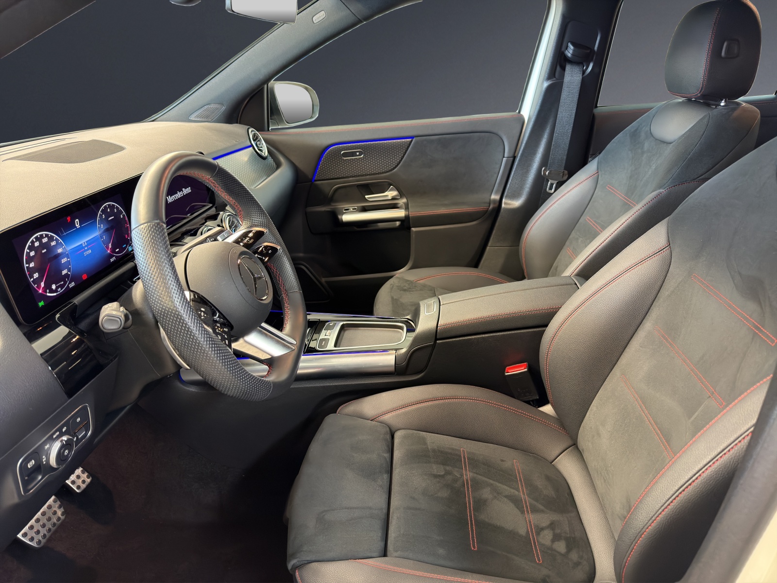 MERCEDES-BENZ GLA 200 7G-DCT-image-6