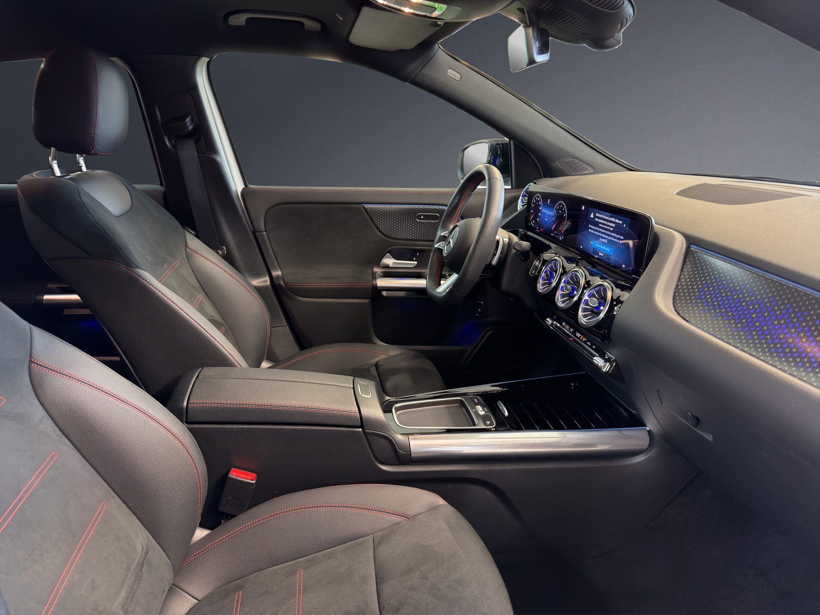 MERCEDES-BENZ GLA 200 7G-DCT-image-9