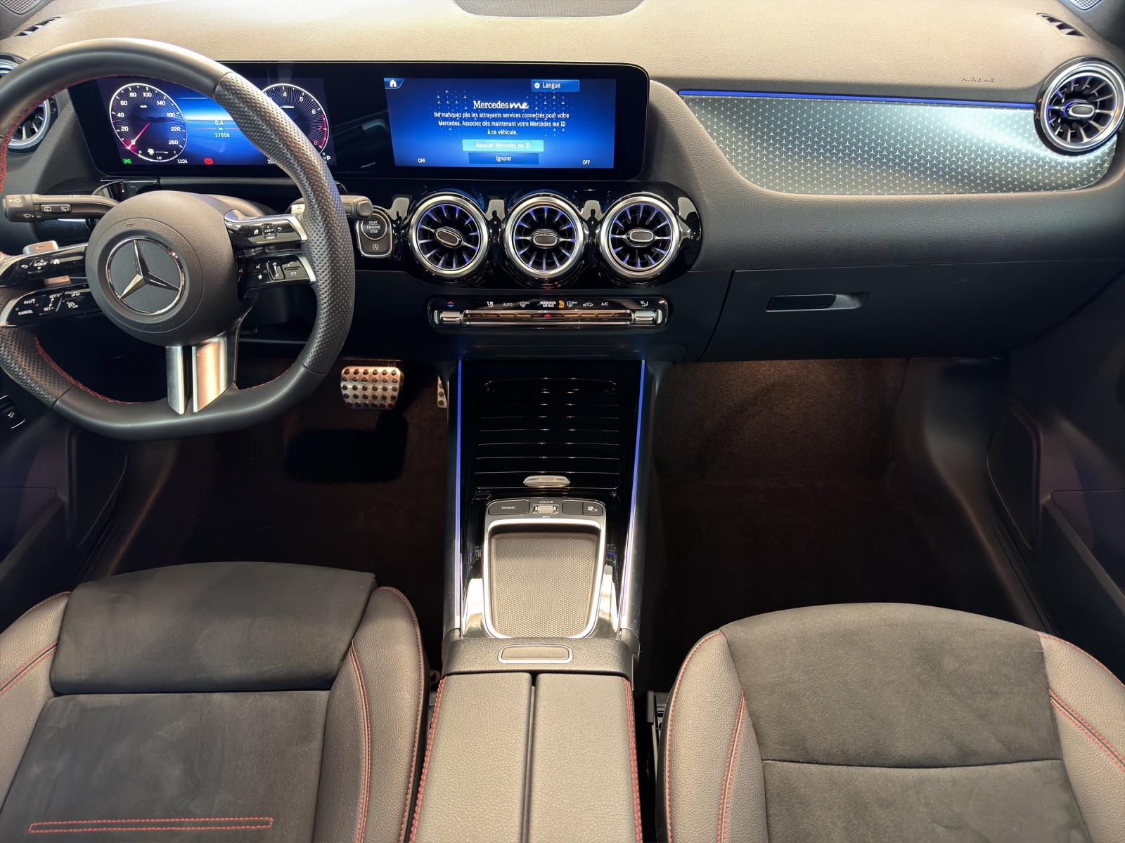 MERCEDES-BENZ GLA 200 7G-DCT-image-11