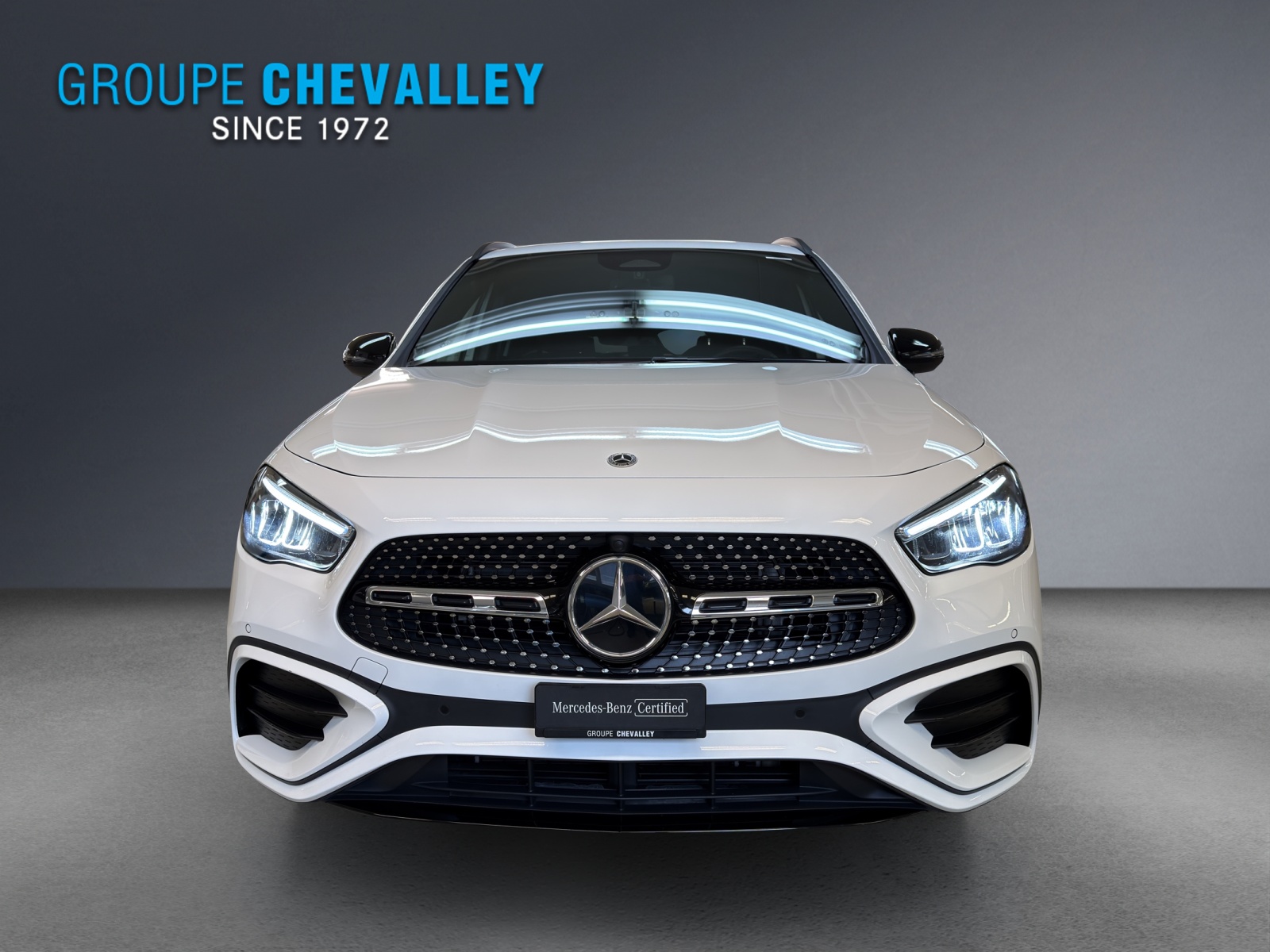 MERCEDES-BENZ GLA 200 7G-DCT-showroom-element-1