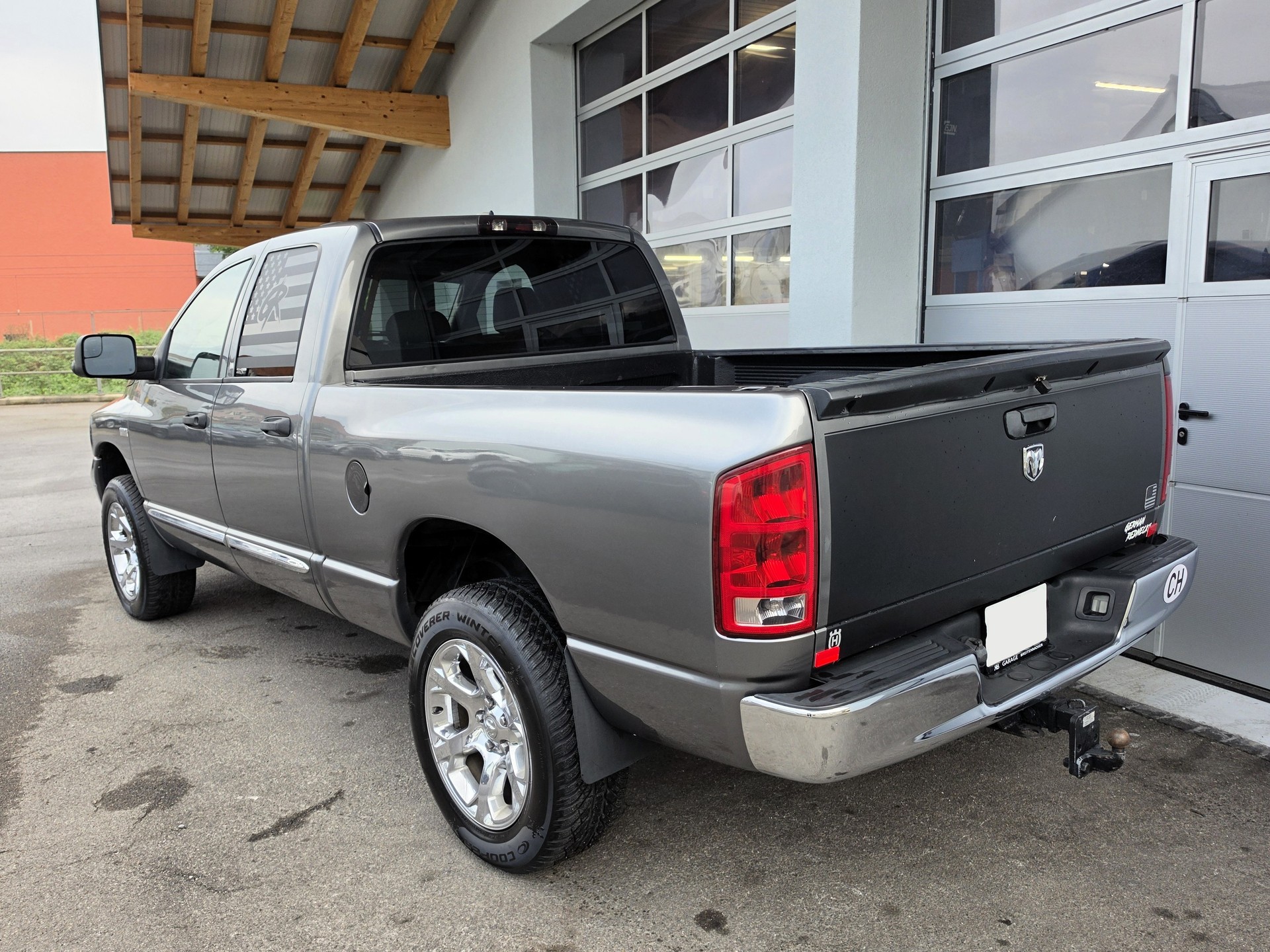 DODGE RAM 1500 Laramie Quad Cab-showroom-element-3