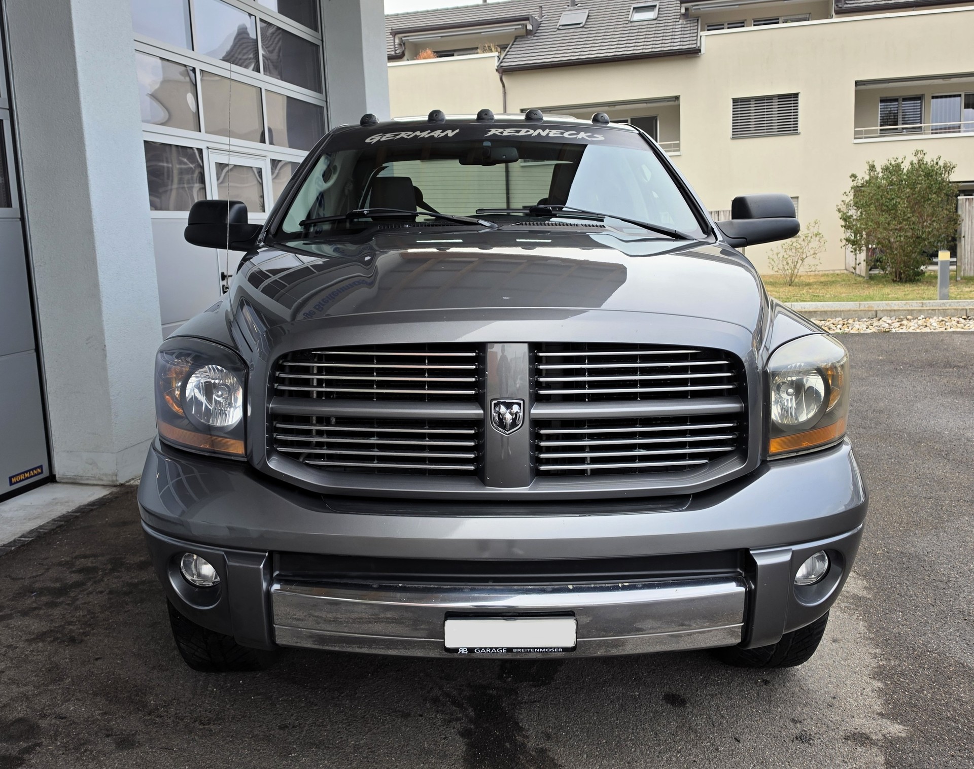 DODGE RAM 1500 Laramie Quad Cab-showroom-element-1