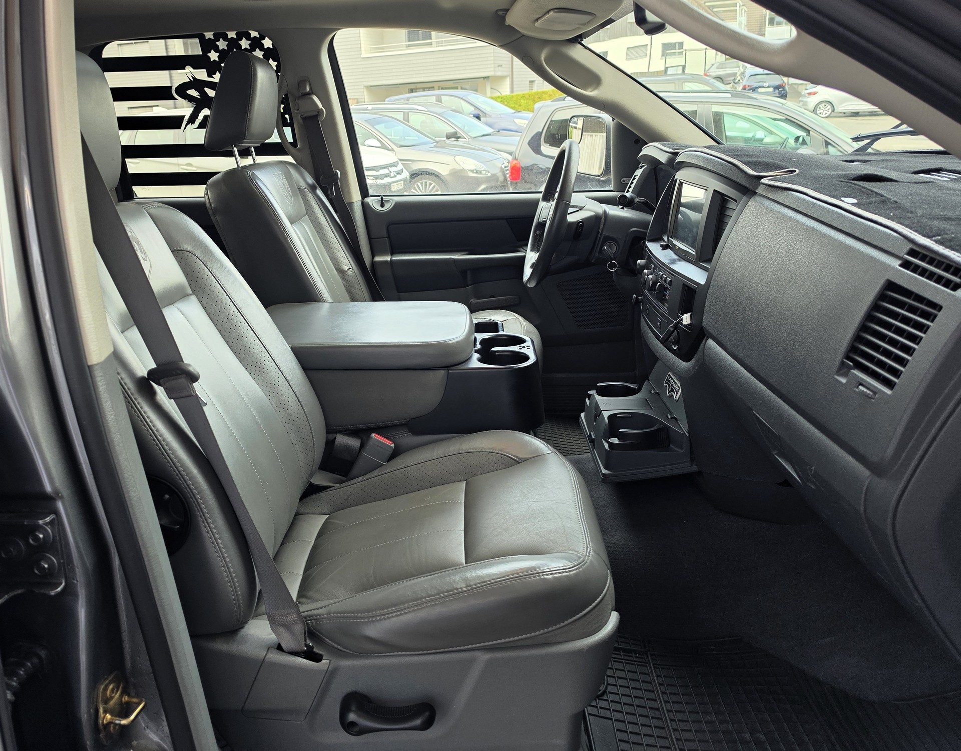 DODGE RAM 1500 Laramie Quad Cab-image-6