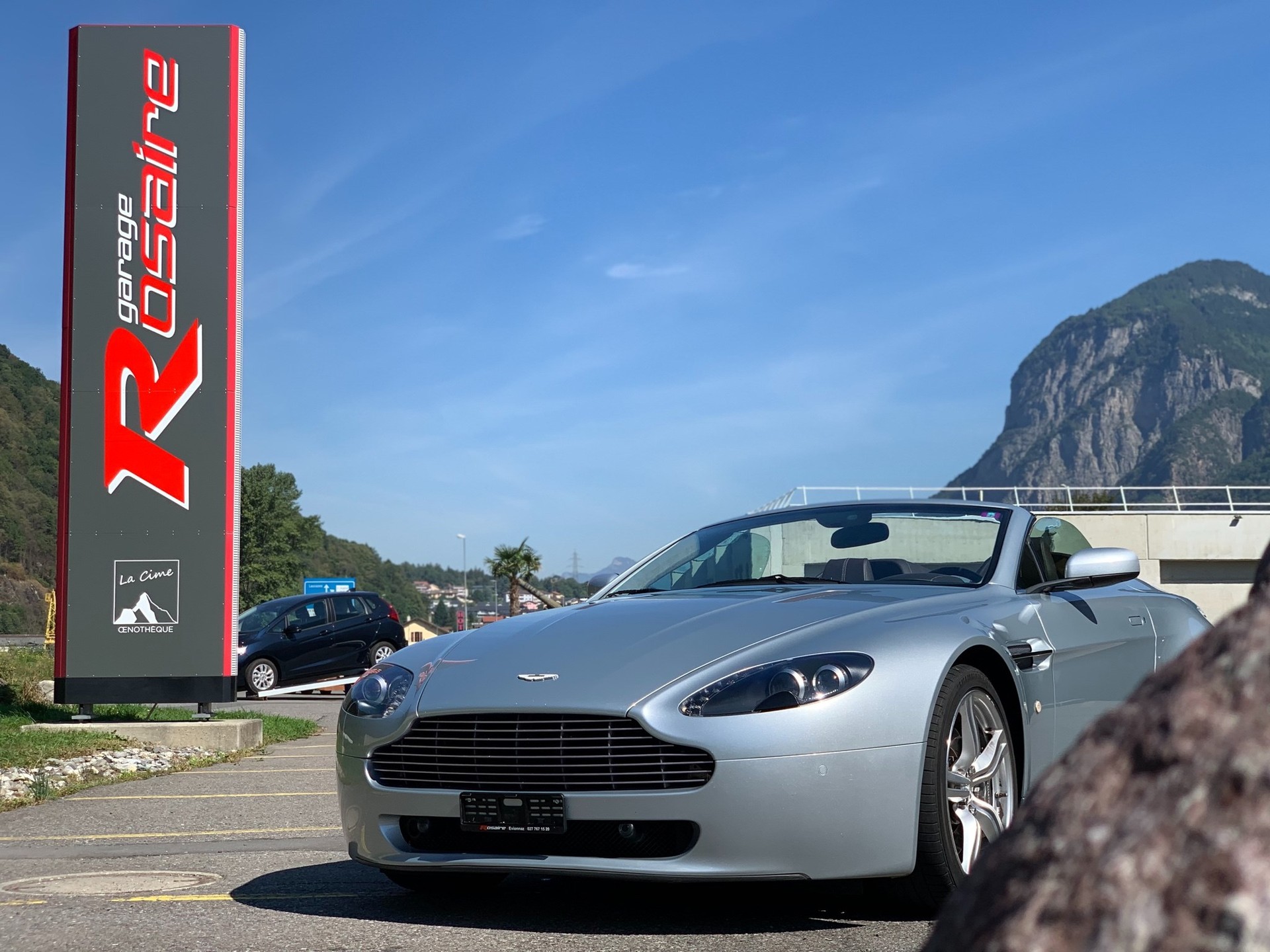 ASTON MARTIN V8 Vantage 4.7 Sportshift-image-12