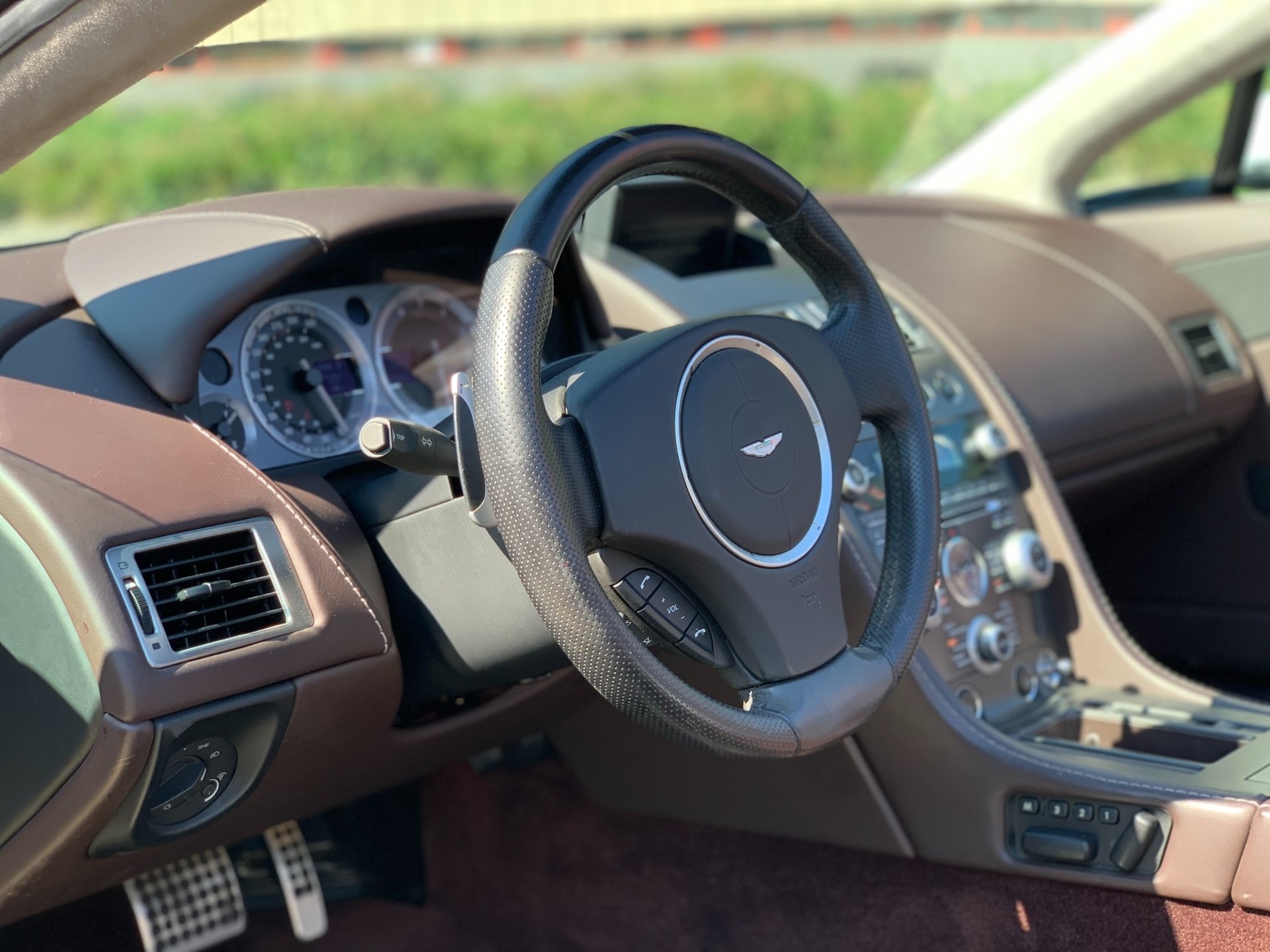 ASTON MARTIN V8 Vantage 4.7 Sportshift-image-15