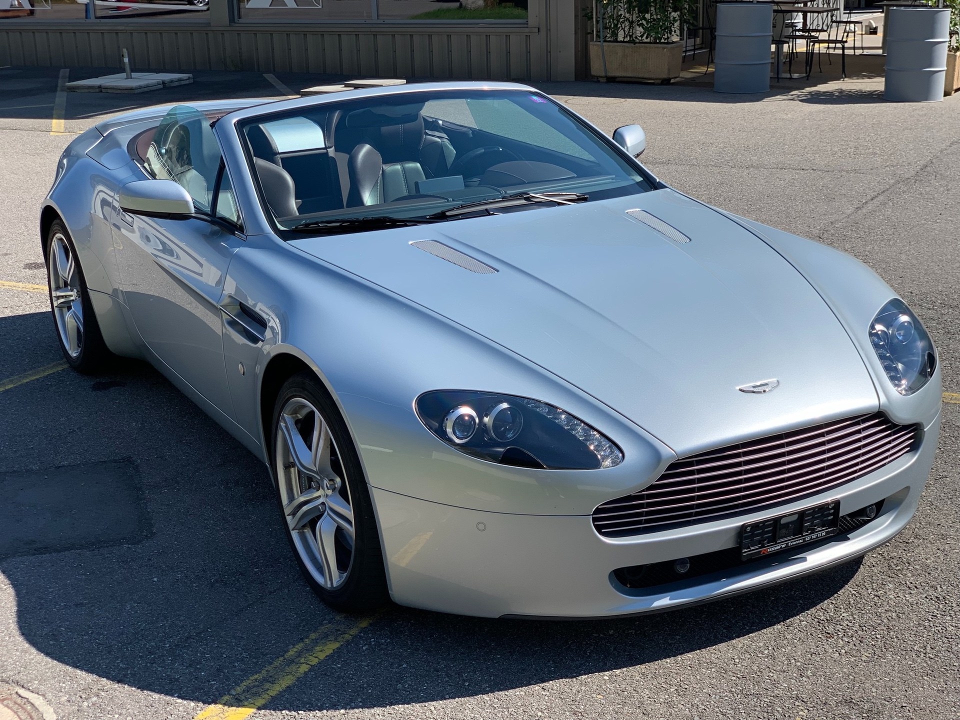 ASTON MARTIN V8 Vantage 4.7 Sportshift-showroom-element-2