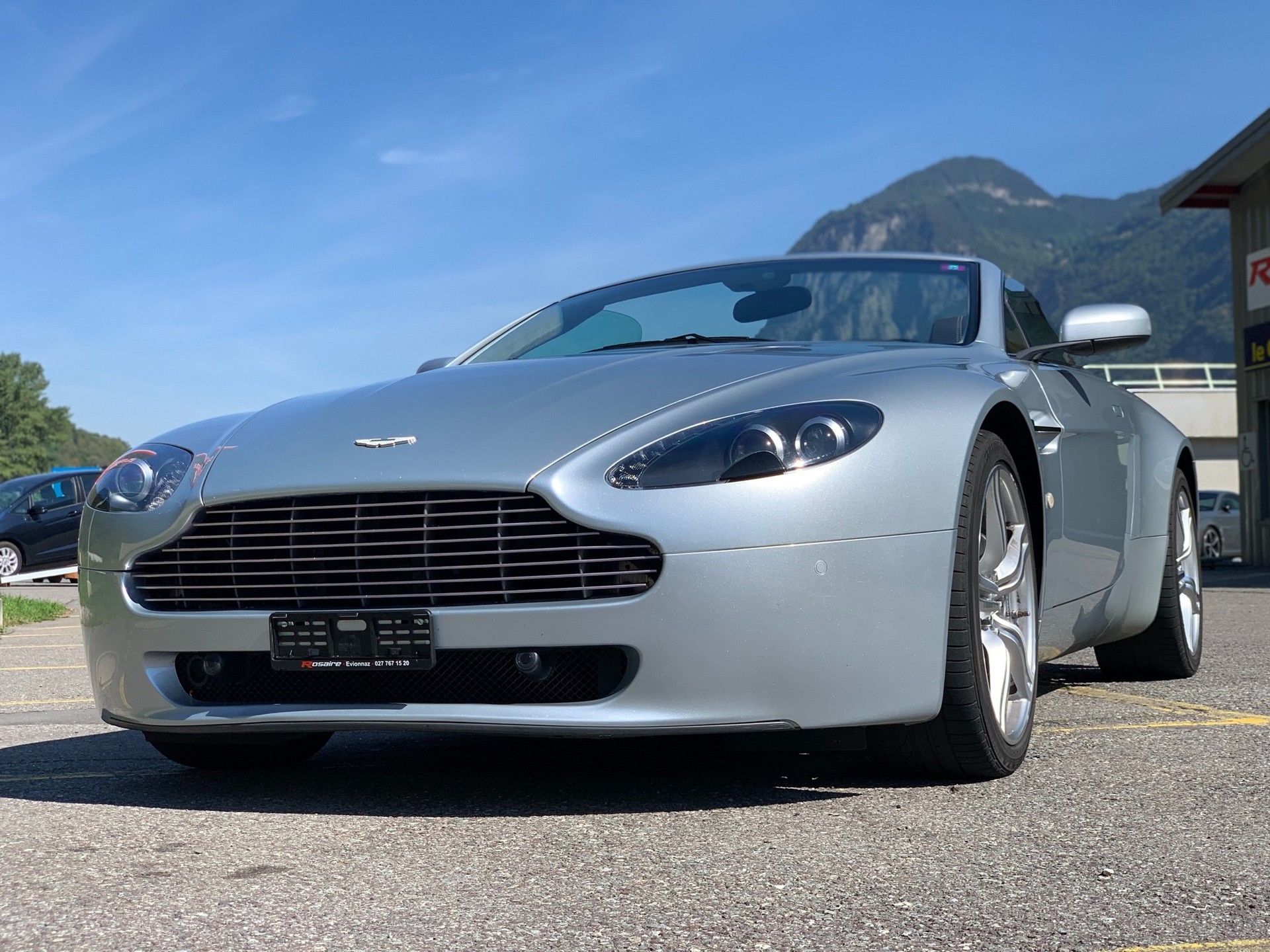 ASTON MARTIN V8 Vantage 4.7 Sportshift-image-4