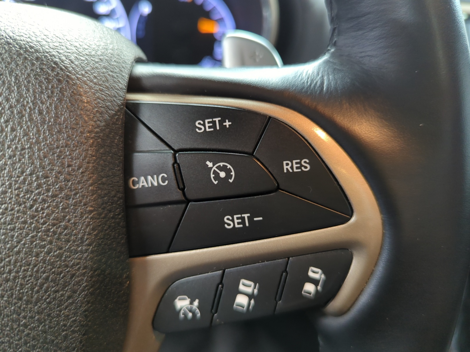 JEEP Grand Cherokee 3.0 CRD 75th Anniversary-image-27