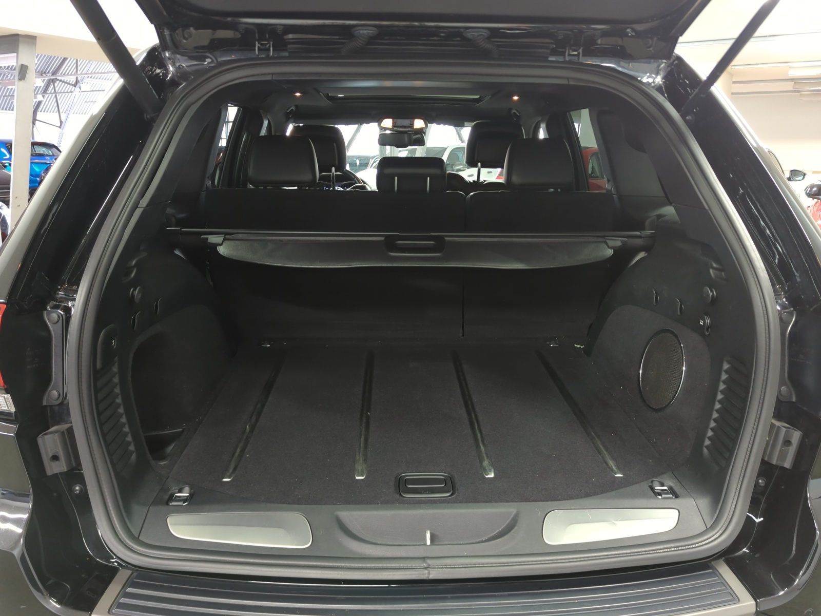 JEEP Grand Cherokee 3.0 CRD 75th Anniversary-image-13