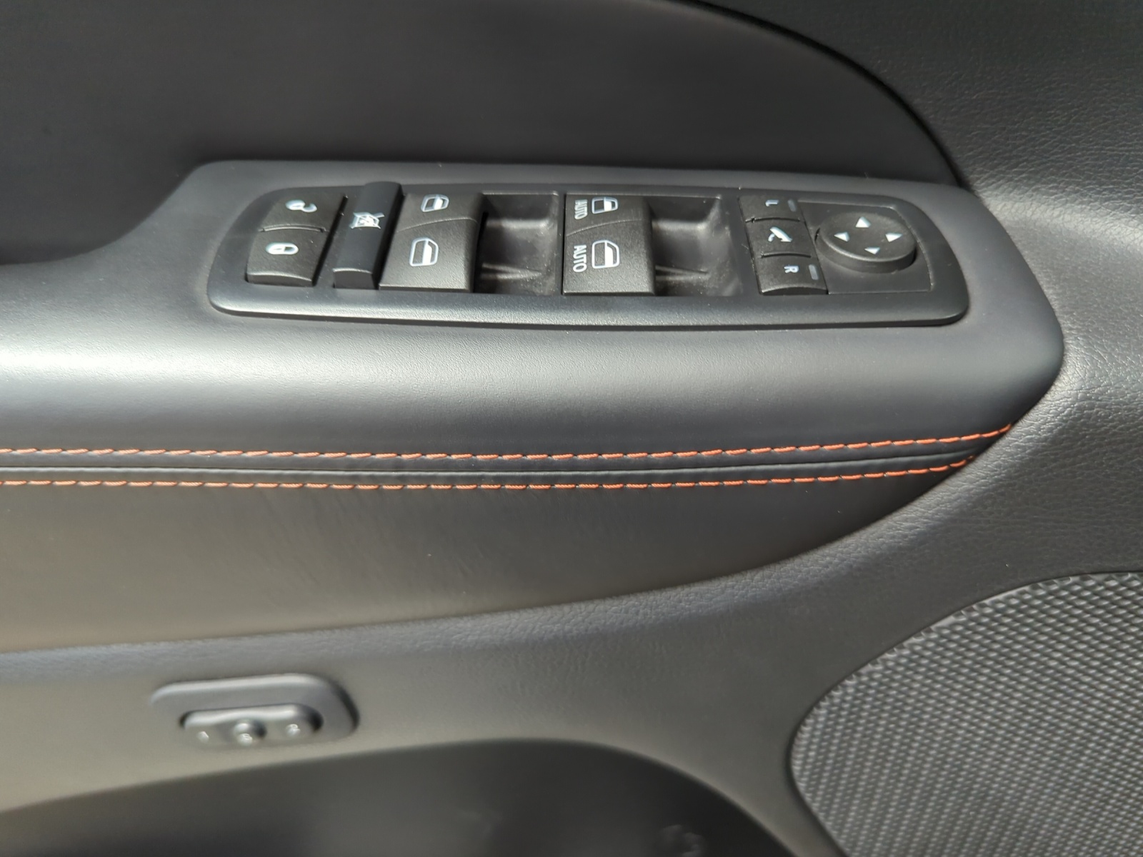 JEEP Grand Cherokee 3.0 CRD 75th Anniversary-image-19