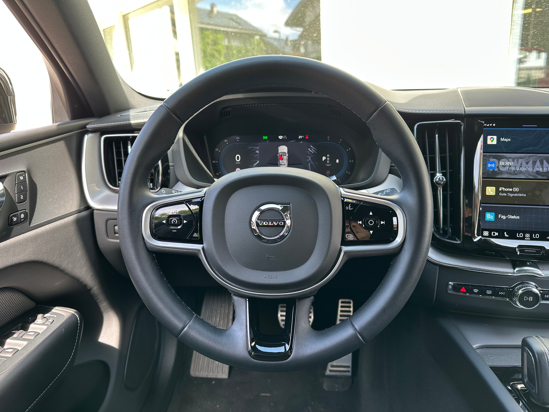 VOLVO XC60 B5 Diesel Mild Hybrid AWD R-Design Geartronic-image-5